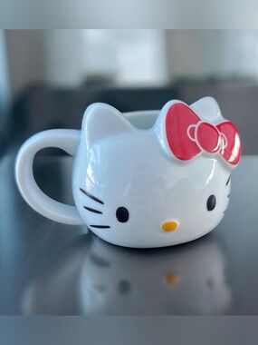 Sanrio Hello Kitty 3D Sculpted Ceramic Coffee Mug Cup White Red Bow⁠